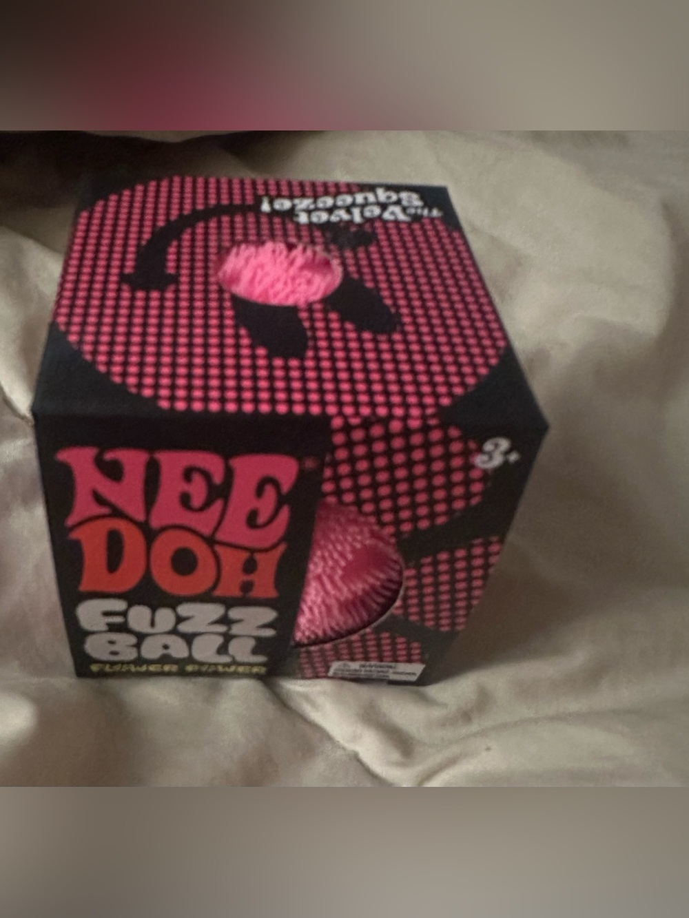 NeeDoh flower power Fuzz Ball - Pink